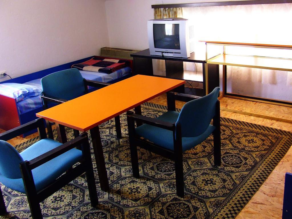 Hostel Domestika บิโตลา ห้อง รูปภาพ